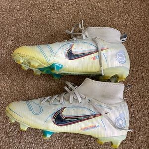 Nike mercurial soccer cleats